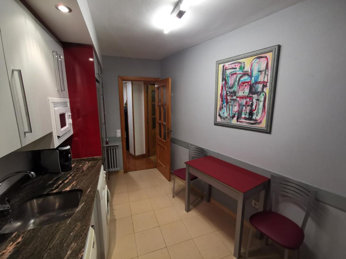 Comoda Vivienda En Huesca Exterior foto